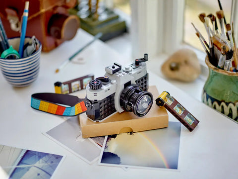 LEGO - Creator 3 In 1 Retro Camera 31147 261 Pieces