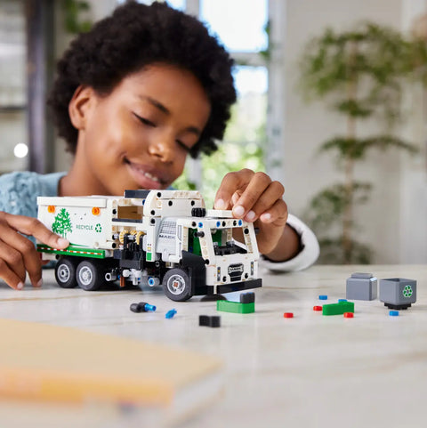 LEGO - Technic Mack LR Electric Garbage Truck 42167 503 Pieces