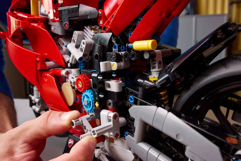 LEGO - Technic Ducati Panigale V4 S Motorcycle 42202 1604 Pieces