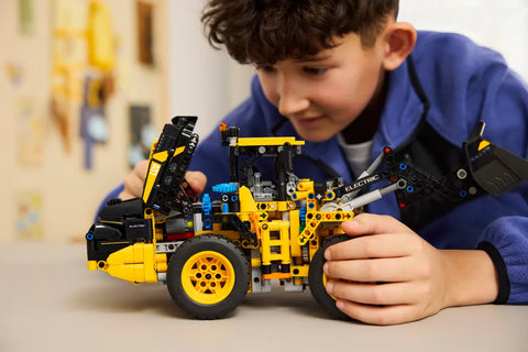 LEGO - Technic Volvo L120 Electric Wheel Loader 42209 973 Pieces
