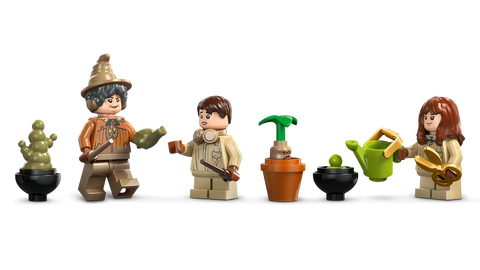 LEGO - Harry Potter Hogwarts Castle: Herbology Class 76445 390 Pieces