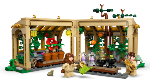 LEGO - Harry Potter Hogwarts Castle: Herbology Class 76445 390 Pieces