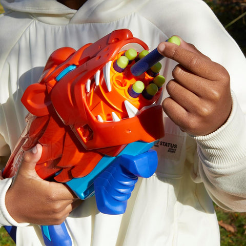 Hasbro Nerf Junior Wild Lionfury, Easy Play Dart Blaster, 16 Nerf Elite Darts