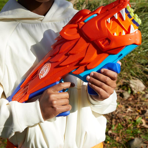 Hasbro Nerf Junior Wild Lionfury, Easy Play Dart Blaster, 16 Nerf Elite Darts