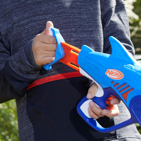 Hasbro Nerf Junior Wild Sharkfire Dart Blaster, 8 Nerf Elite Darts