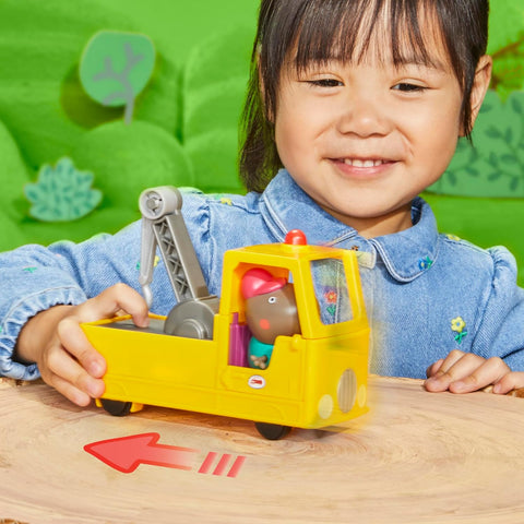 Hasbro Peppa Pig Toys Granddad Dog's Tow Truck Set with Figure