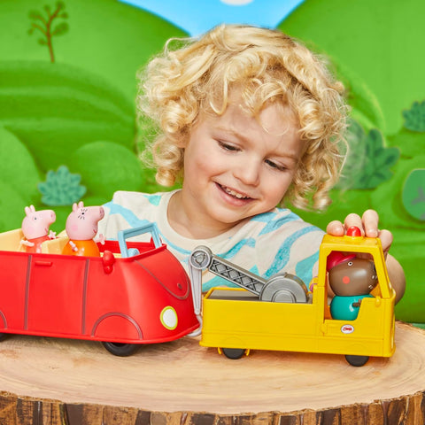 Hasbro Peppa Pig Toys Granddad Dog's Tow Truck Set with Figure