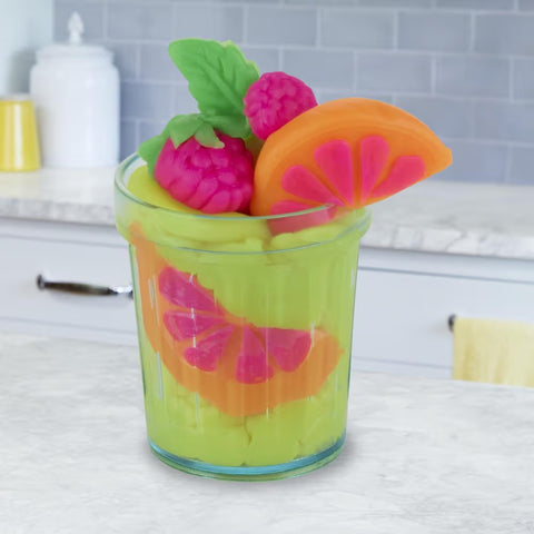 Hasbro Play-Doh Kitchen Creations Juice Squeezin' Toy Juicer
