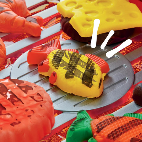 Hasbro Play-Doh Sizzlin' Grill Playset with Lights & Sounds, 17 Accessories