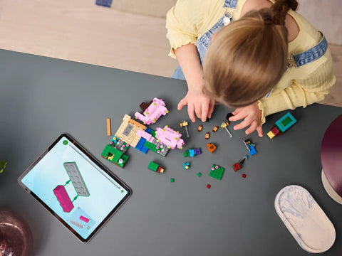 LEGO - Minecraft The Cherry Blossom Garden 21260 304 Pieces