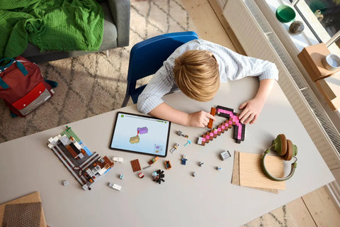 LEGO - MInecraft The Pickaxe Mine 21277 530 Pieces