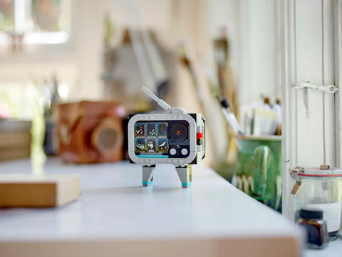 LEGO - Creator 3 In 1 Retro Camera 31147 261 Pieces