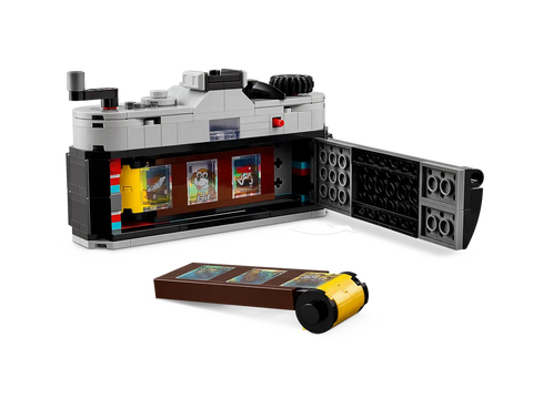 LEGO - Creator 3 In 1 Retro Camera 31147 261 Pieces
