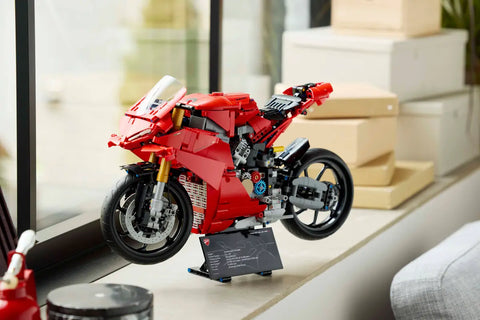 LEGO - Technic Ducati Panigale V4 S Motorcycle 42202 1604 Pieces
