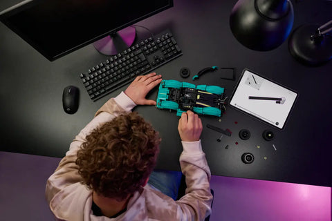 LEGO - Technic Aston Martin Valkyrie 42208 707 Pieces