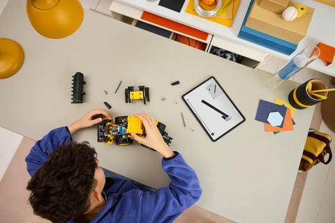 LEGO - Technic Volvo L120 Electric Wheel Loader 42209 973 Pieces