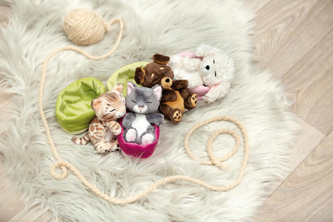 Nici Soft Sleeping Pets Grey Cat 12cm in Light Pink Basket