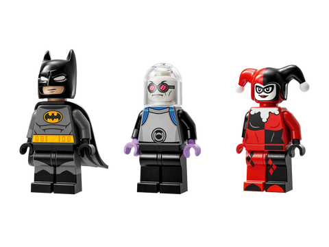 LEGO - Batman with the Batmobile vs. Harley Quinn and Mr. Freeze 435 Pieces