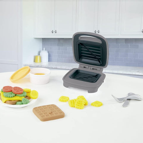 Play-Doh Kitchen Creations Cheesy Sandwich Playset