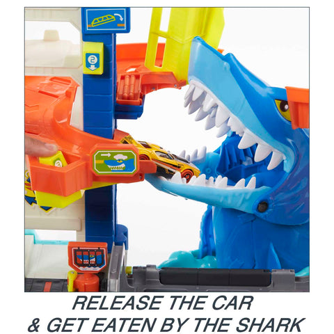 Attacking Shark Escape Playset