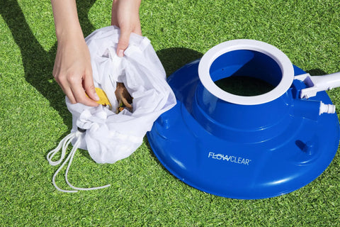 Flowclear™ AquaSuction Pool And Leaf Vacuum