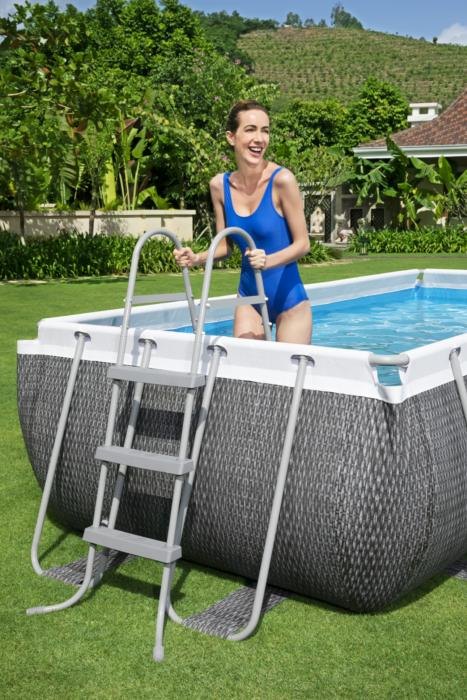 FlowClear™ Pool Ladder 107cm