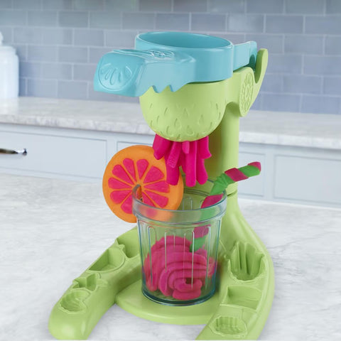 Hasbro Play-Doh Kitchen Creations Juice Squeezin' Toy Juicer