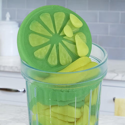 Hasbro Play-Doh Kitchen Creations Juice Squeezin' Toy Juicer