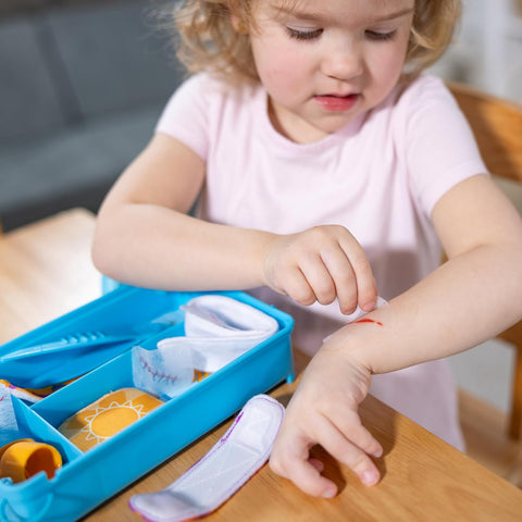 Melissa & Doug Boo-Boos & Bandages Reusable Play Set