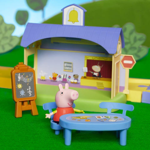 Peppa Pig All Around Peppa’s Town Set with Adjustable Track