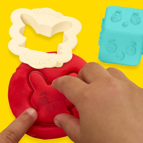 Play-Doh Fold & Go Playmat Starter Set