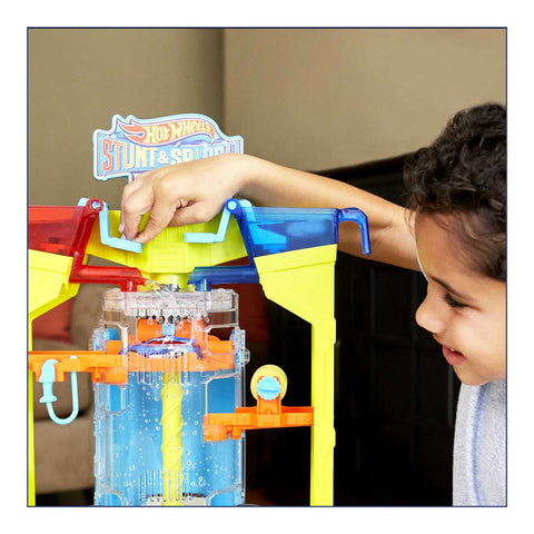 Stunt & Splash Car Wash Playset